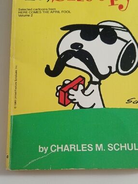 Vintage 80's Peanuts Comic Book Soft Cover Snoopy Mustache Fawcett Crest